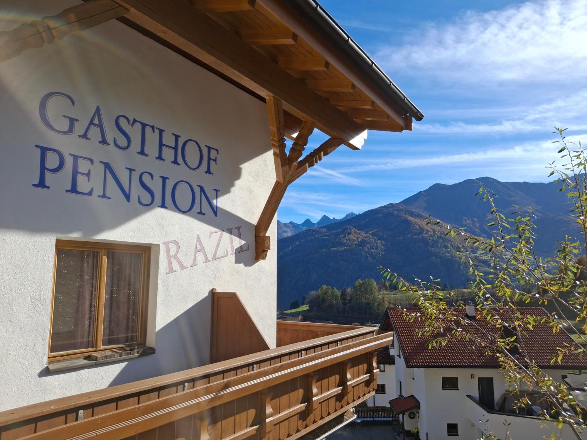 Pension Razil Ladis Buitenkant foto