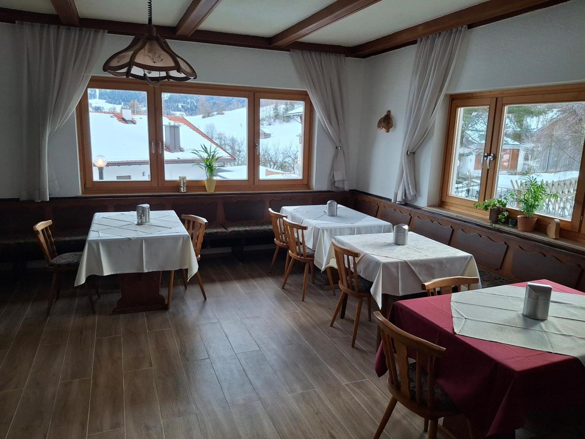 Pension Razil Ladis Buitenkant foto