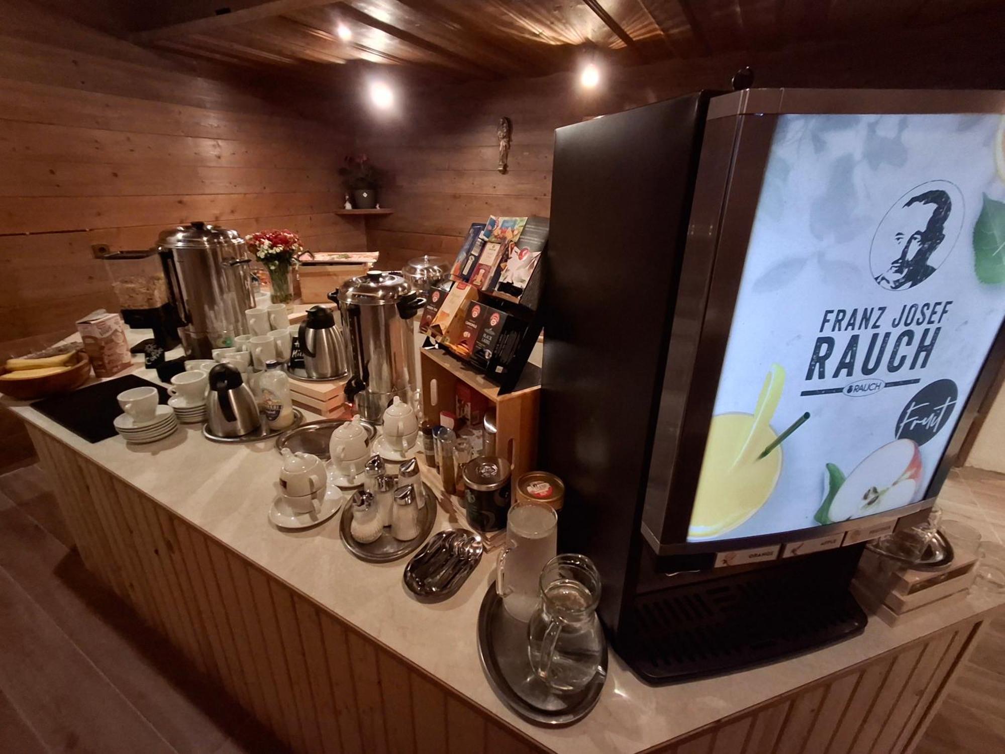 Pension Razil Ladis Buitenkant foto