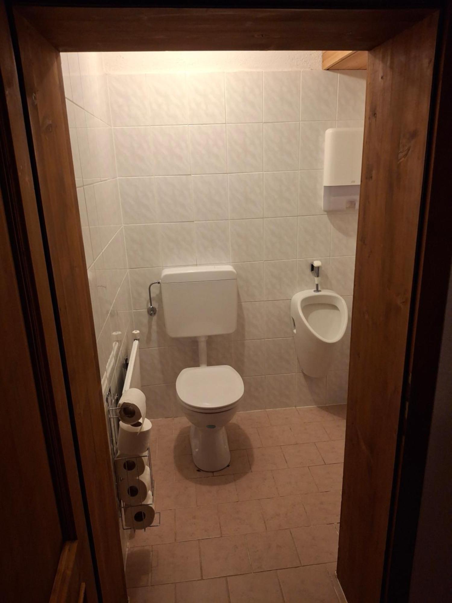 Pension Razil Ladis Buitenkant foto