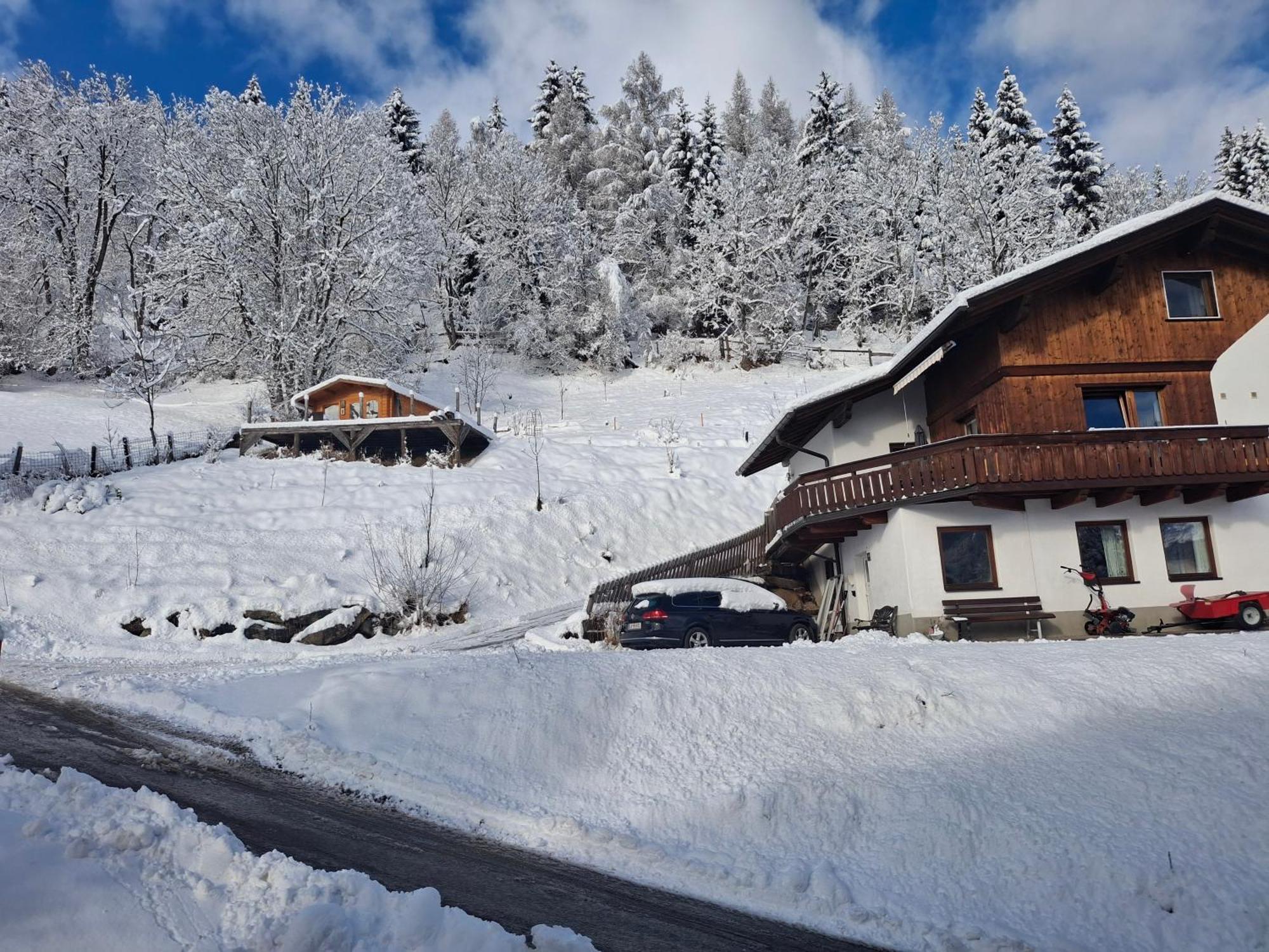 Pension Razil Ladis Buitenkant foto